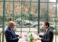 Δένδιας: Γεύμα προς τιμή του από τον πρωθυπουργό του Κοσόβου, Άλμπιν Κούρτι