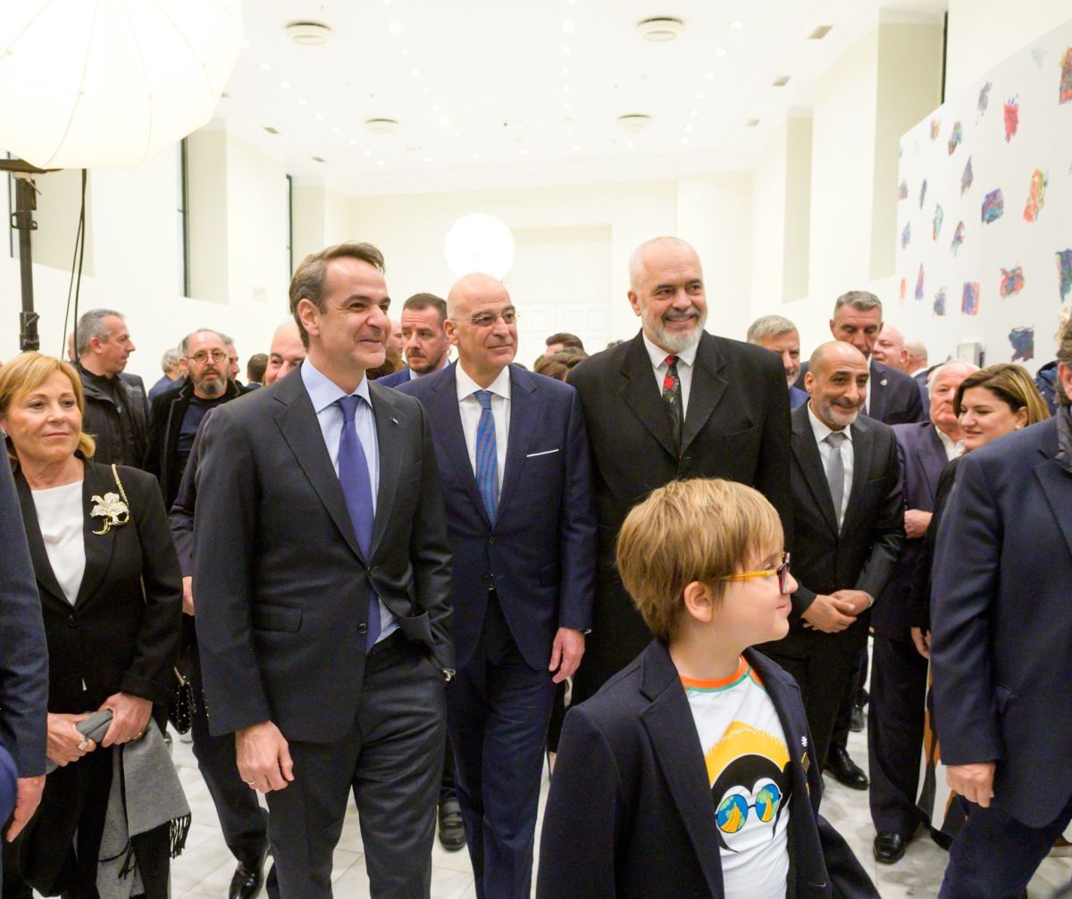 Μητσοτάκης και Δένδιας στην έκθεση των έργων του Έντι Ράμα στο Ζάππειο
