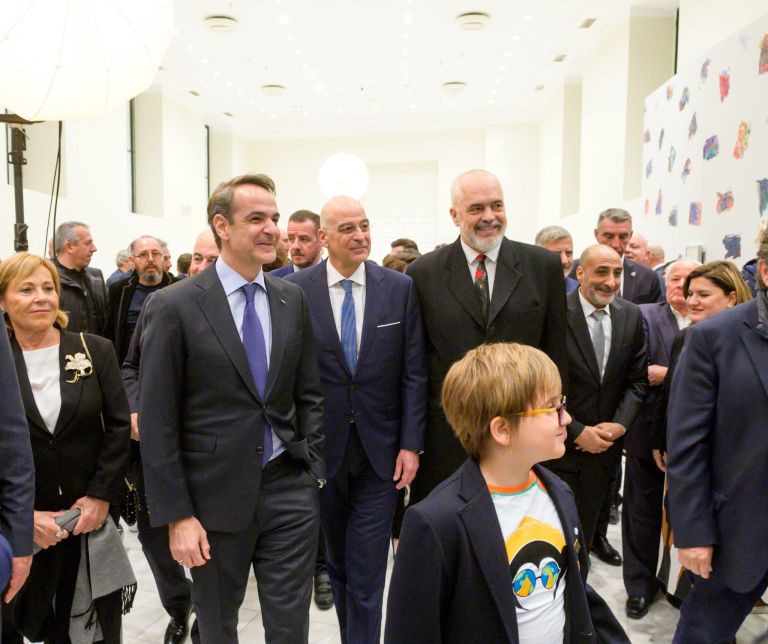 Μητσοτάκης και Δένδιας στην έκθεση των έργων του Έντι Ράμα στο Ζάππειο