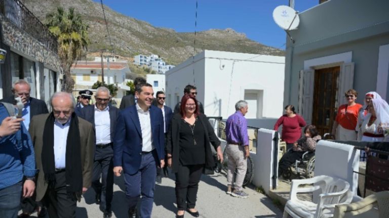 Τήλος: Εντυπωσιασμένος ο Τσίπρας από το “θαύμα” των μηδενικών αποβλήτων