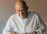 Στέλιος Παρλιάρος: «Μου ζητούσαν τούρτες με τον ήλιο του ΠΑΣΟΚ και τις πήγαιναν στα μπουζούκια»