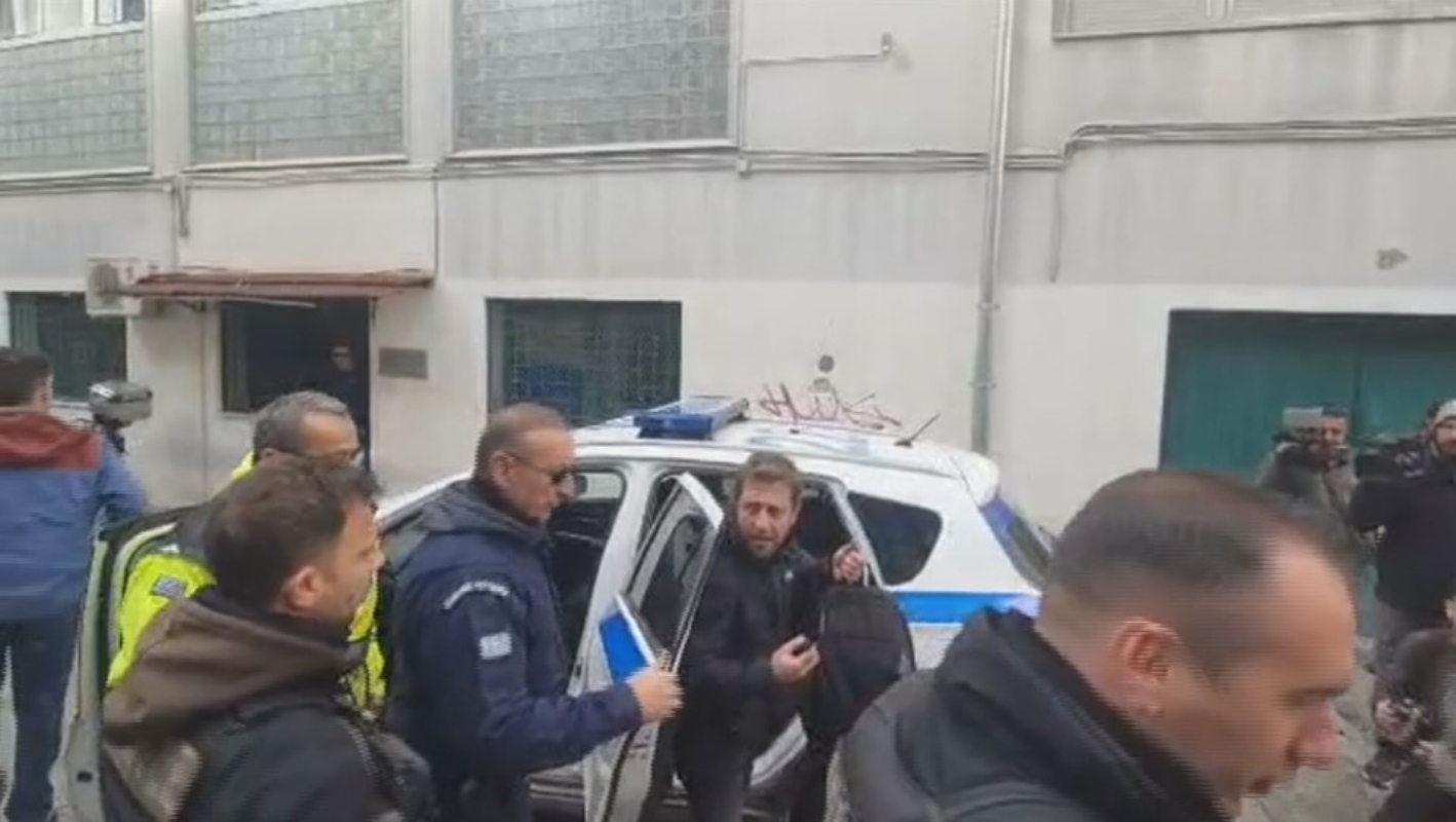 Ένταση στο δικαστικό Μέγαρο Λάρισας: Δικηγόρος κατά δημοσιογράφων – Τέσσερις προσαγωγές