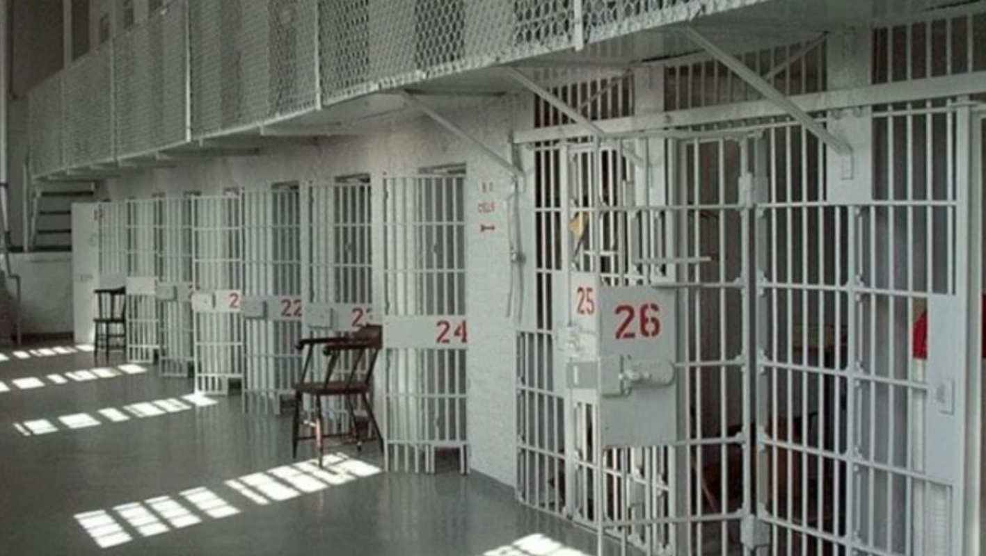 Τέσσερις συλλήψεις αστυνομικών για βασανιστήρια κρατουμένου