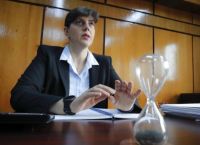 Η «σερίφης» της ΕΕ ασκεί πιέσεις για περισσότερη συνεργασία στις Βρυξέλλες εν μέσω σκανδάλων