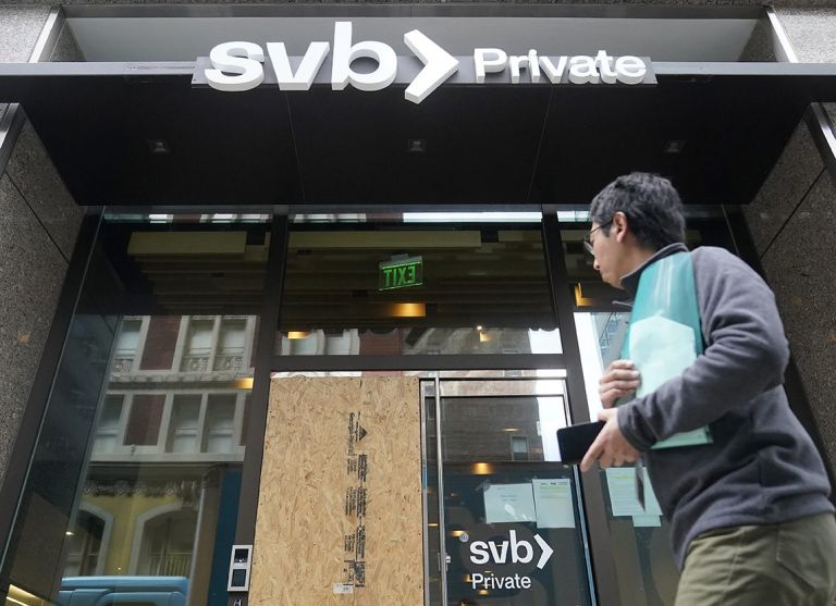 SVB: Τι συμβαίνει με τις τράπεζες;