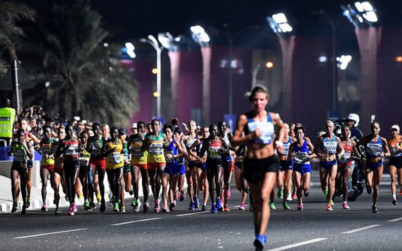 Η World Athletics απαγορεύει στις διεμφυλικές αθλήτριες να συμμετέχουν σε διεθνείς αγώνες γυναικών