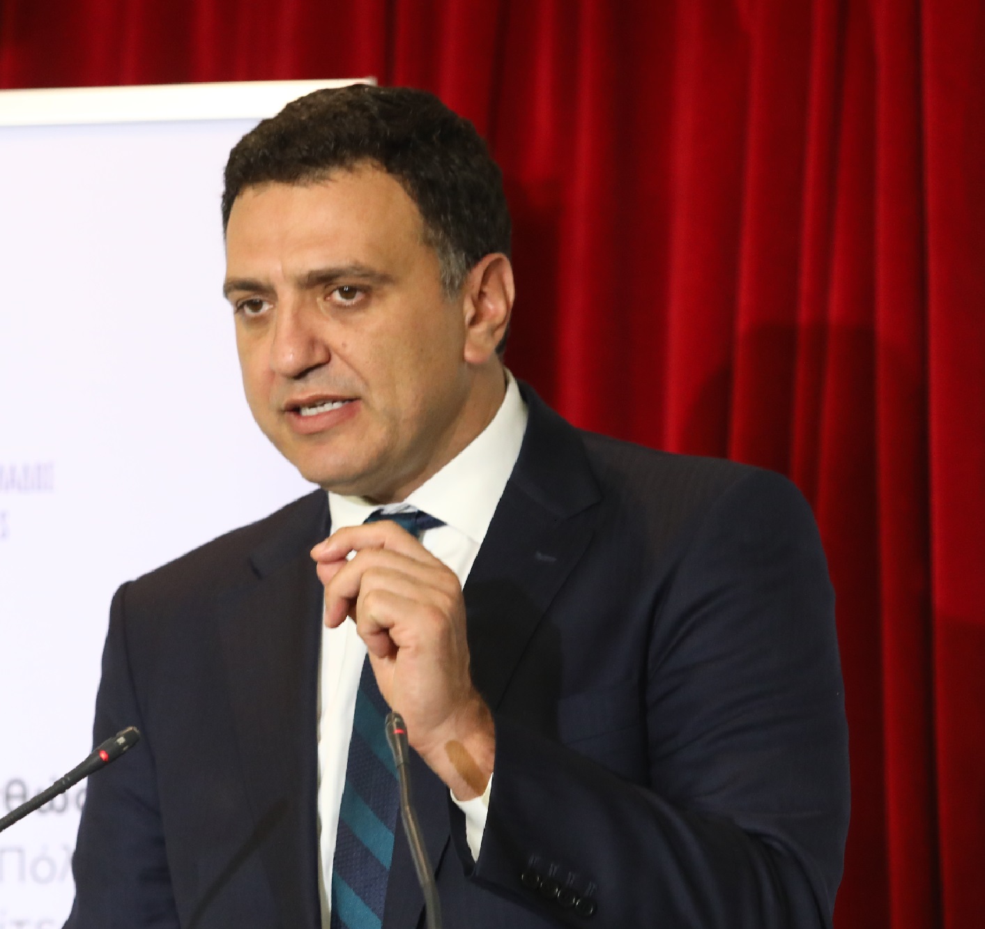 Τουρισμός: Ο Κικίλιας ζητά από τους εργοδότες ποιοτικές και καλά αμειβόμενες θέσεις εργασίας