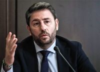 Ανδρουλάκης: Στόχος μου, μια σχέση εμπιστοσύνης με τη νέα γενιά Ανδρουλάκης: Στόχος μου, μια σχέση εμπιστοσύνης με τη νέα γενιά