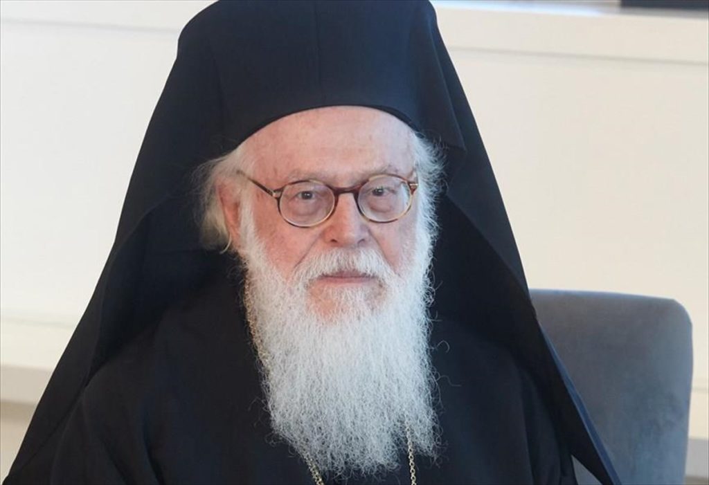 Αρχιεπίσκοπος Αλβανίας Αναστάσιος: Οδύνη για την «ασύλληπτη σιδηροδρομική συμφορά στα Τέμπη»