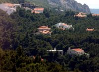 ΥΠΕΝ: Με παλιές άδειες χτίζονται ακίνητα σε δασικές εκτάσεις