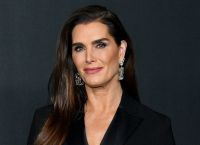 Μπρουκ Σίλντς: Η αλκοολική μητέρα της, ο βιασμός η επιλόχεια κατάθλιψη και η ζωή στα 56 Μπρουκ Σίλντς: Η αλκοολική μητέρα της, ο βιασμός η επιλόχεια κατάθλιψη και η ζωή στα 56