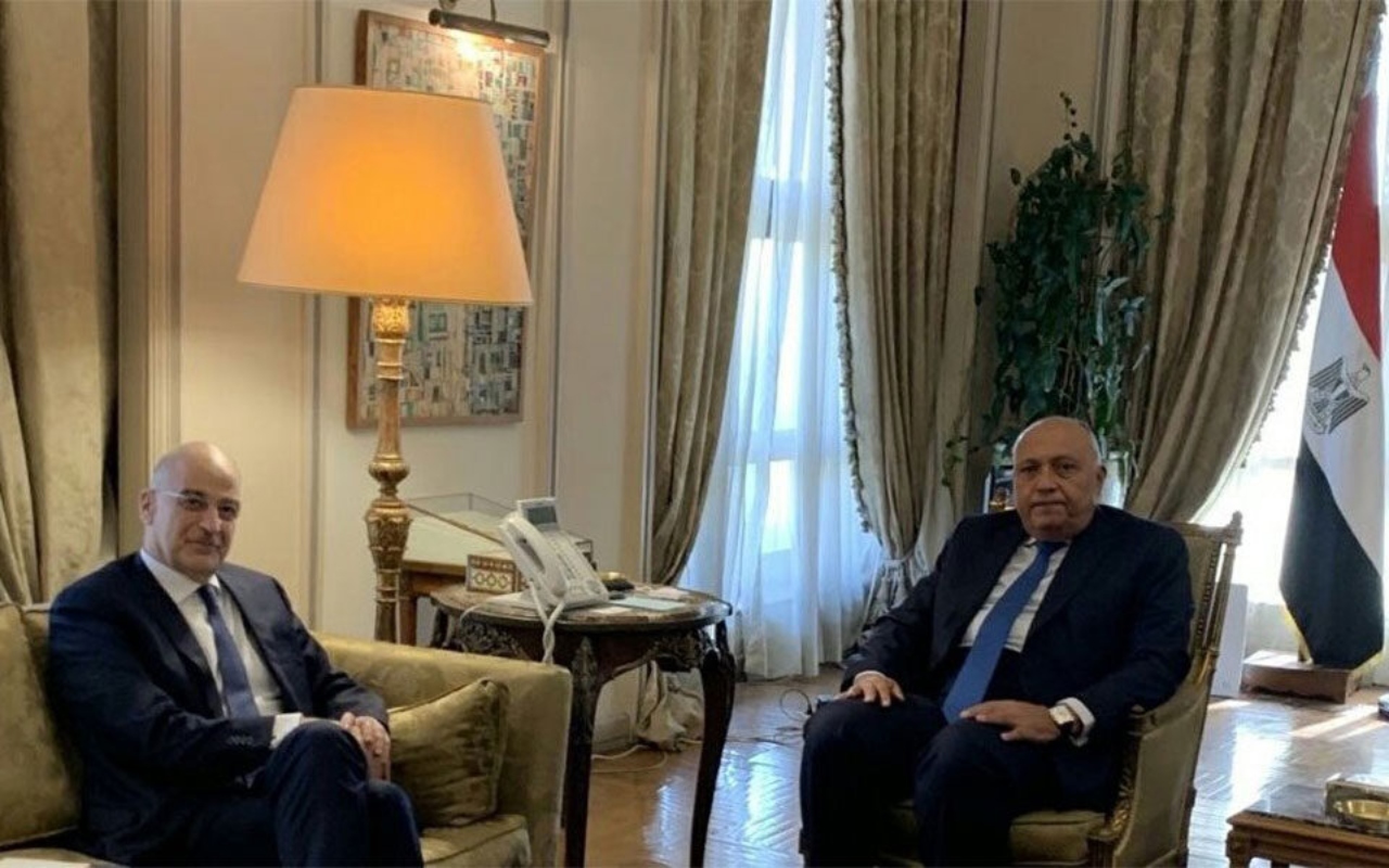 Ν. Δένδιας – Αιγύπτιος ΥΠΕΞ: Συζήτησαν για την οριοθέτηση της ΑΟΖ