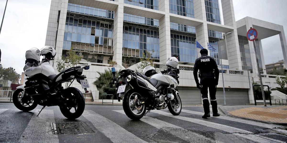 Τέσσερα μέλη οργάνωσης στα χέρια της ΕΛ.ΑΣ – Ξάφριζαν πολυτελή σπίτια και εταιρείες με λεία 600.000