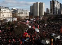 Γαλλία: Τουλάχιστον 108 αστυνομικοί τραυματίες στις διαδηλώσεις της Πρωτομαγιάς