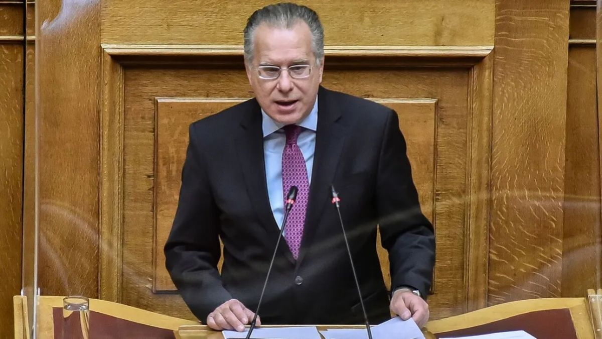 Κουμουτσάκος για Καραμανλή: «Αν ήμουν στη θέση του δεν θα μπορούσα ψυχολογικά να μπω υποψήφιος»