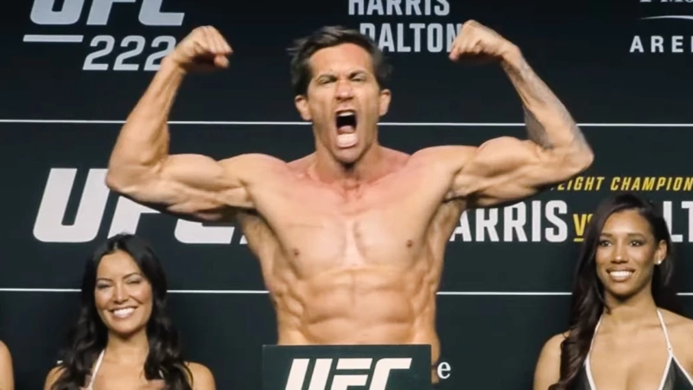 Jake Gyllenhaal: Εμφανίστηκε “φέτες“ σε event του UFC για τα γυρίσματα της νέας ταινίας του