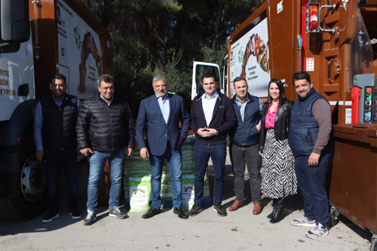 Πατούλης: «Ο εξοπλισμός που παραδώσαμε στον Δήμο Αγ. Αναργύρων ενισχύει την αλυσίδα ανακύκλωσης»