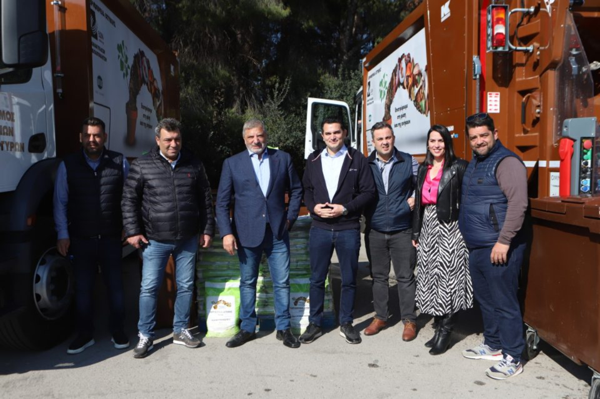 Πατούλης: «Ο εξοπλισμός που παραδώσαμε στον Δήμο Αγ. Αναργύρων ενισχύει την αλυσίδα ανακύκλωσης»