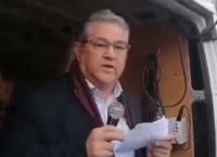 Δημήτρης Κουτσούμπας: «Σερ αμί, σερ καμαράντ» στο Παρίσι – «Χαμός» στο Twitter