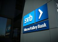 Βουλιάζουν οι τράπεζες σε όλη την Ευρώπη – H Silicon Valley Bank και οι ανησυχίες για κρίση