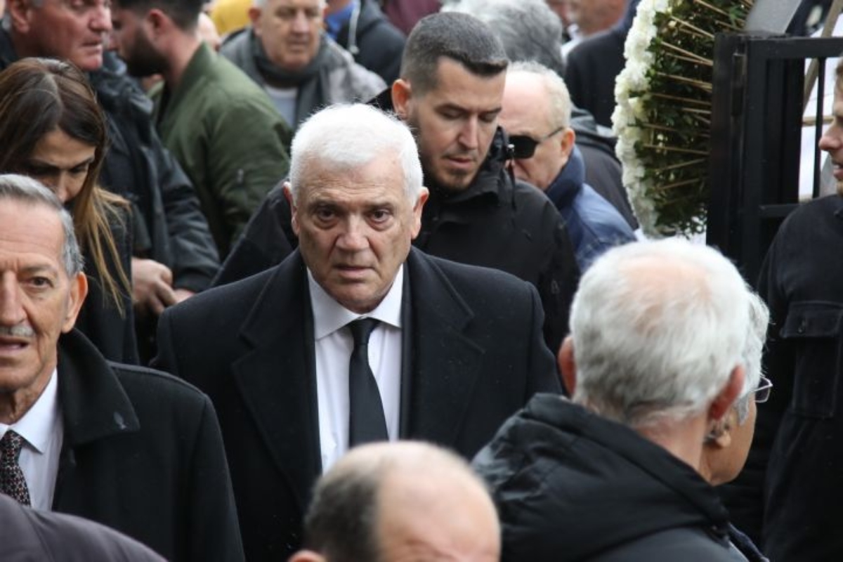 Μίμης Παπαϊωάννου: Ο Δημήτρης Μελισσανίδης στην κηδεία του θρύλου της ΑΕΚ