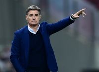 Στην Ελλάδα Χάμες, Χουάνγκ, Μπακαμπού, το απίθανο με τον Φορτούνη και το «θέμα» στα χαφ για τον Μίτσελ