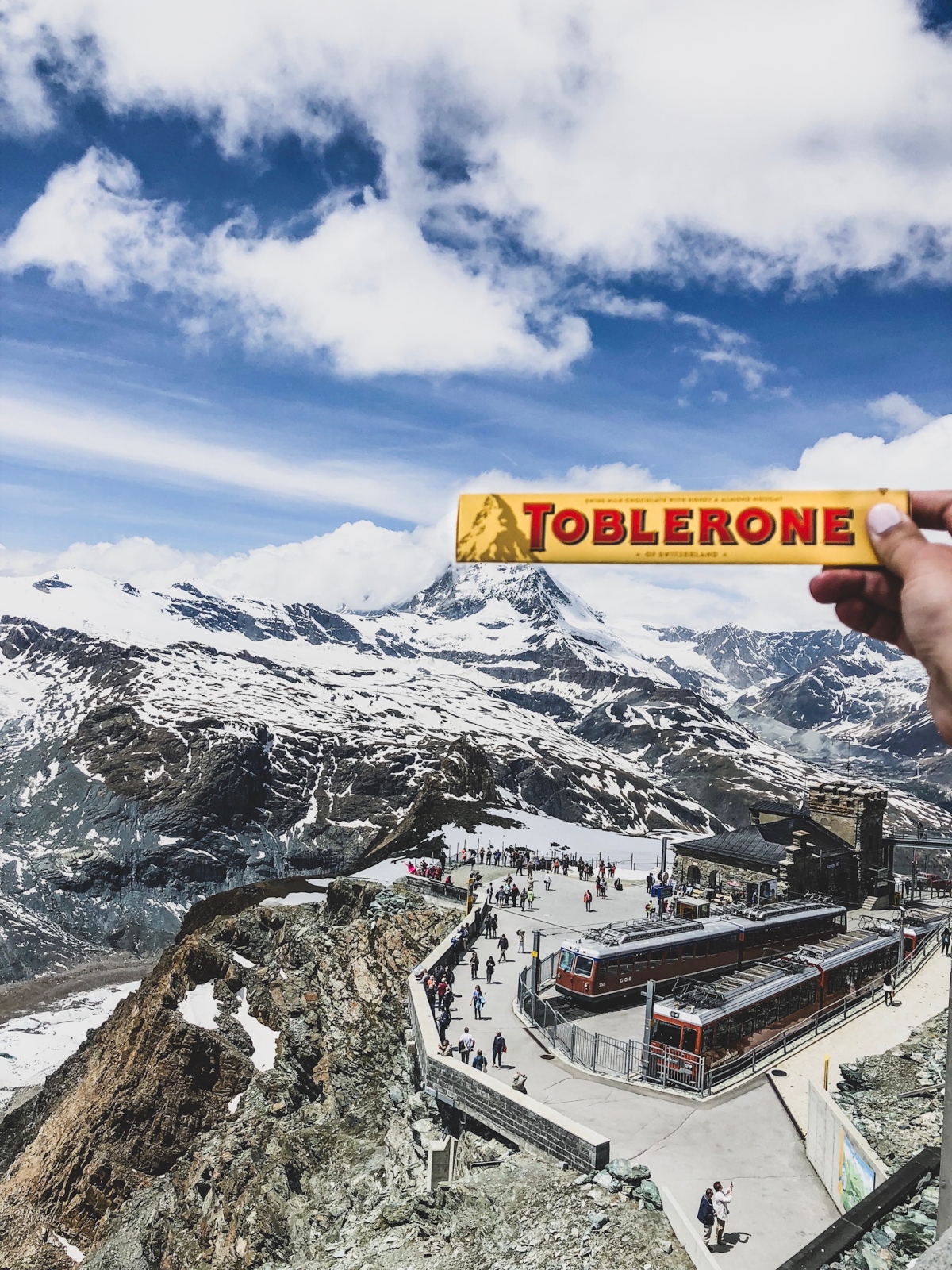 Toblerone: Σβήνει από τη συσκευασία της το ελβετικό βουνό