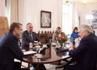 Συνάντηση Μητσοτάκη με τον Ευρωπαίο επίτροπο Δικαιοσύνης: Οι μεταρρυθμίσεις και τα επόμενα βήματα