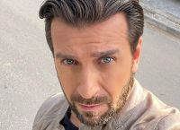 Θάνος Πετρέλης: «Όταν τραγουδάω στην πίστα έχει τύχει να με… χουφτώσουν»