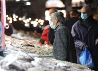«Απλησίαστος» ο μπακαλιάρος για την 25η Μαρτίου – Έφτασε τα 23 ευρώ το κιλό