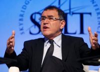 Ρουμπινί για Credit Suisse:  «Πολύ μεγάλη για να καταρρεύσει, πολύ μεγάλη για να σωθεί»