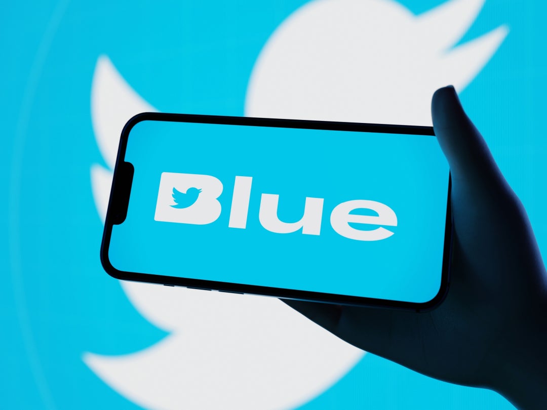 CNN: Το Twitter Blue με 8€ τον μήνα