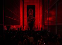 «Monolith»: Υπνωτιστική οπτικοακουστική εμπειρία για το μέλλον με τις ψηφιακές οθόνες