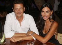 Ιωάννα Μπούκη: «Γυναίκες φλερτάρουν τον Αντώνη Σρόιτερ μπροστά μου»