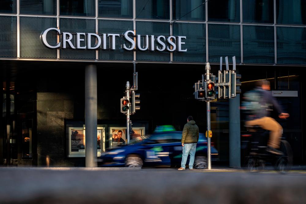 Tribune de Genève: Η Credit Suisse αντιμέτωπη με κρίσιμες επιλογές