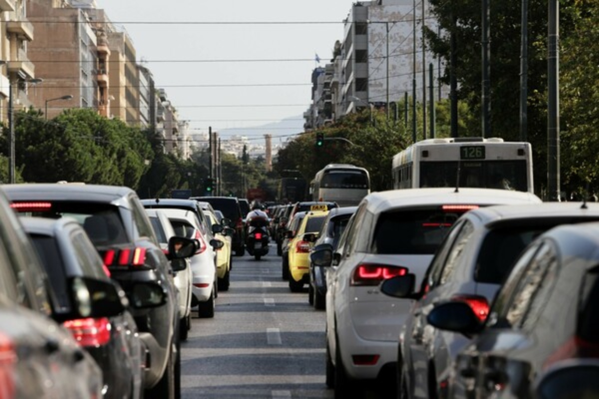 Τέλη κυκλοφορίας με τον μήνα, χωρίς «πέναλτι» των 100 ευρώ οι εκπρόθεσμες δηλώσεις