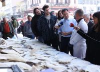 Επίσκεψη του Υπουργού Ανάπτυξης κατά την επίσκεψή του στην Βαρβάκειο – Κεντρική Ιχθυαγορά Αθηνών Επίσκεψη του Υπουργού Ανάπτυξης κατά την επίσκεψή του στην Βαρβάκειο – Κεντρική Ιχθυαγορά Αθηνών