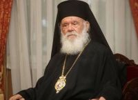 «Ως εδώ»: Μήνυμα Ιερώνυμου για εμπλοκή κληρικών στα πολιτικά δρώμενα της χώρας