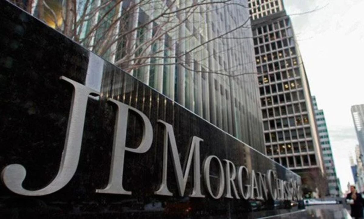 JP Morgan: Επενδυτική βαθμίδα μέχρι τέλος του έτους αν επιβεβαιωθεί το αποτέλεσμα των πρώτων εκλογών