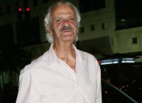 Δύσκολες ώρες για τον ζεν πρεμιέ του ελληνικού κινηματογράφου: Απομονωμένος, άφραγκος o Σπύρος Φωκάς