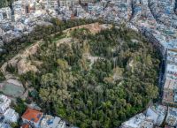 Λόφος Στρέφη: «Καμία ομάδα αστυνομικών δεν εγκλωβίστηκε από αντιεξουσιαστές», υποστηρίζει η ΕΛ.ΑΣ.