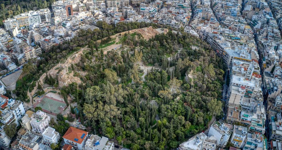 Λόφος Στρέφη: «Καμία ομάδα αστυνομικών δεν εγκλωβίστηκε από αντιεξουσιαστές», υποστηρίζει η ΕΛ.ΑΣ.