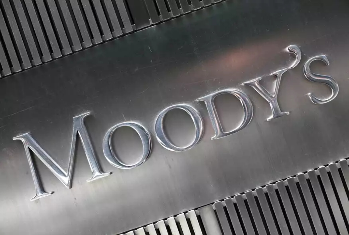 Moody’s: Η Ιταλία η μόνη οικονομία επενδυτικής βαθμίδας στον κόσμο που κινδυνεύει να γίνει… junk