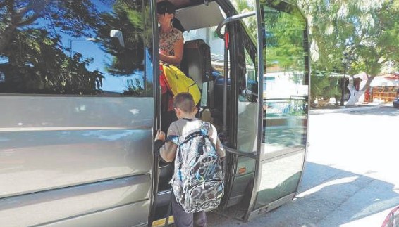 Θεσσαλία:19.200 μαθητές μεταφέρονται καθημερινά από και προς τα σχολεία τους