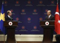 «Aπαραίτητη» για την ένταξή σας στο ΝΑΤΟ η «αποτελεσματική συνεργασία» κατά της τρομοκρατίας