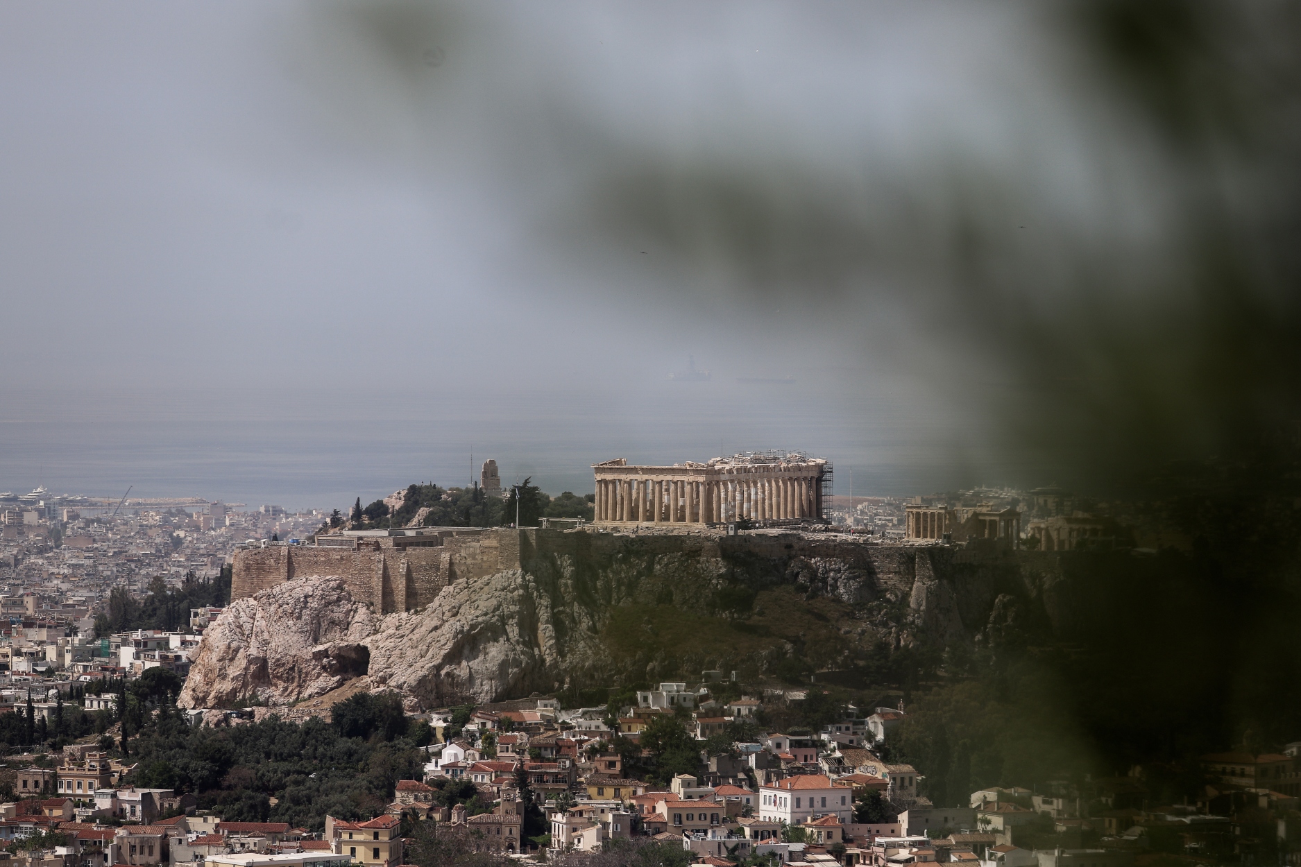 Καιρός Πάσχα: Ψήσιμο του οβελία με βροχές