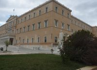 Πάνω από 6 στους 10 πολίτες δεν τiς εμπιστεύονται, σύμφωνα με έρευνα
