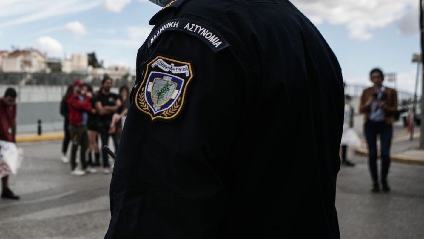 Σύλληψη επτά ατόμων για κύκλωμα trafficking στη Σαντορίνη