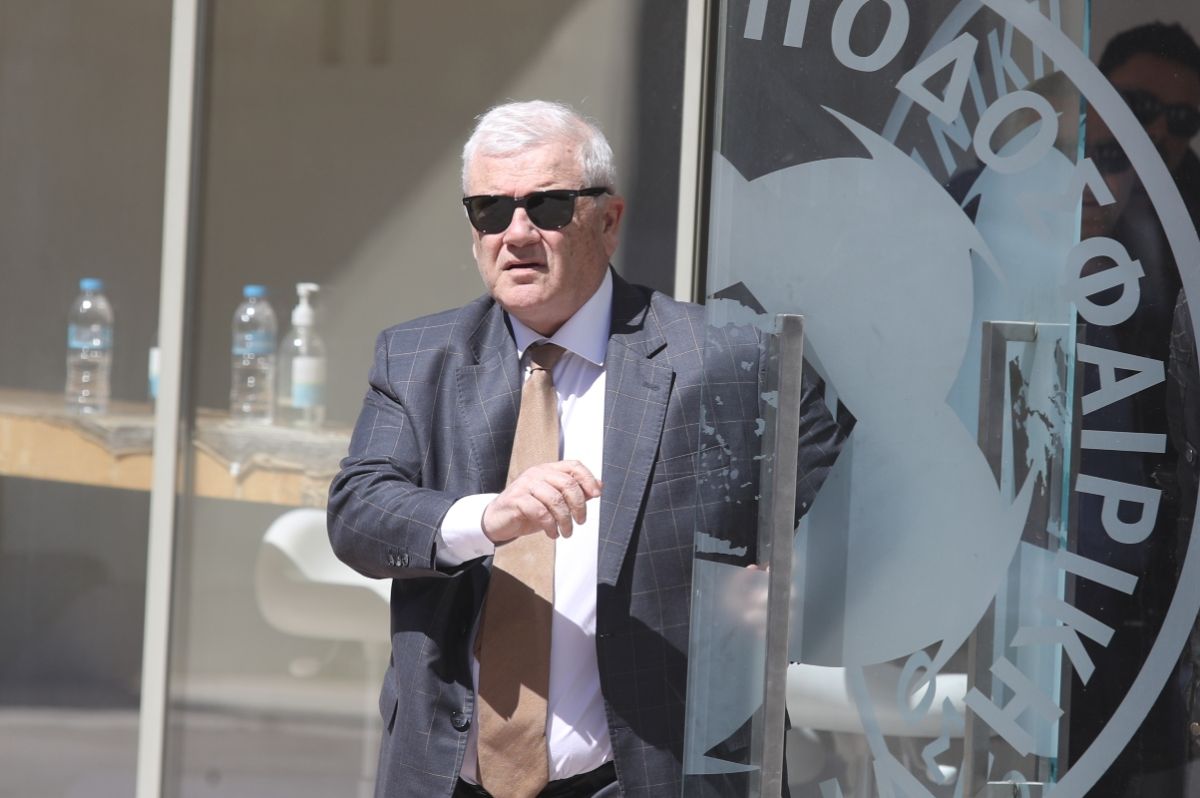 ΑΕΚ σε Παναθηναϊκό: «Ξεχνάτε ότι σας έκλεισαν μέσα σε ασανσέρ και τα γιαούρτια που σας έριχναν…»