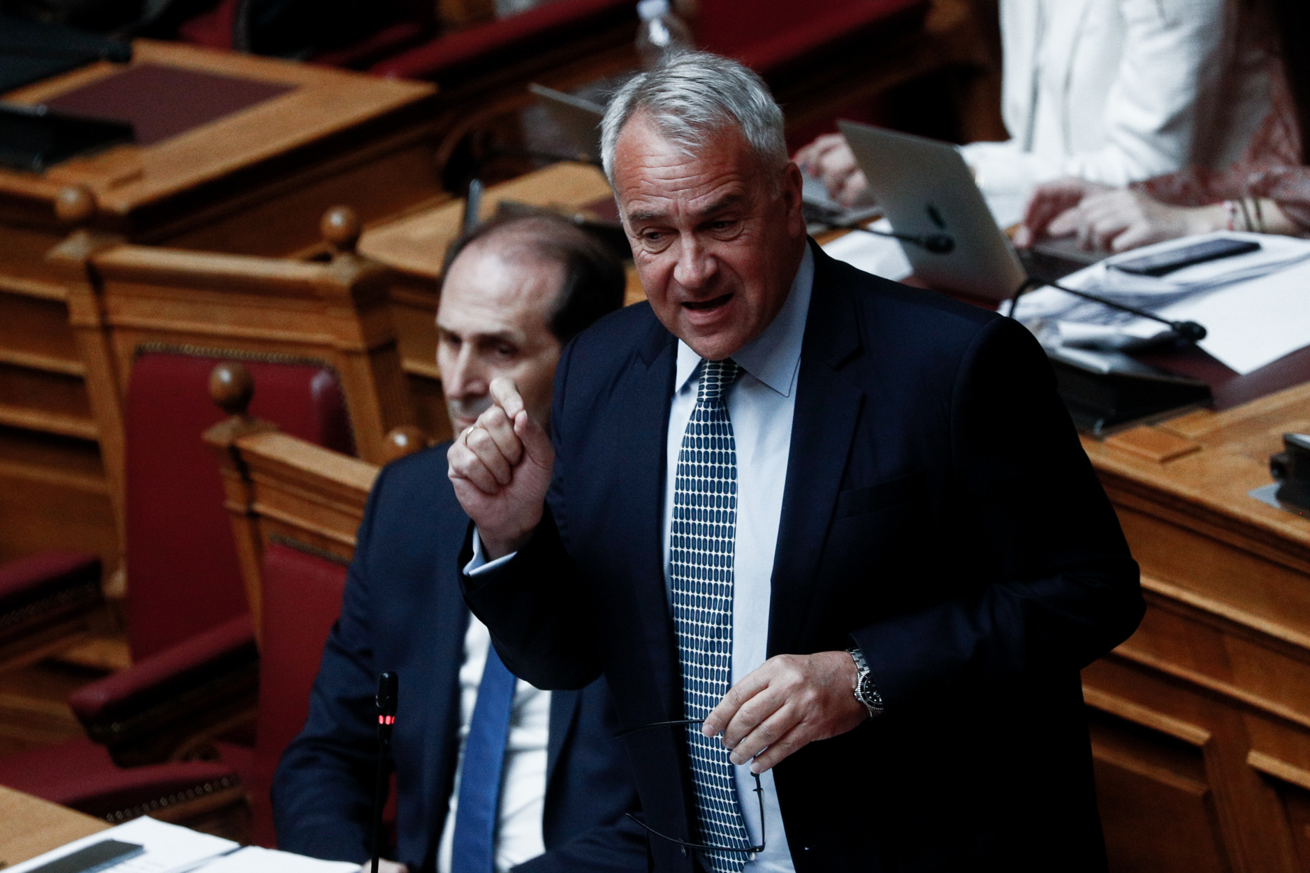 Βορίδης προς Τσίπρα: Αυτό είναι το μέτωπο με τον φασισμό; Να υιοθετείς τα επιχειρήματά τους;